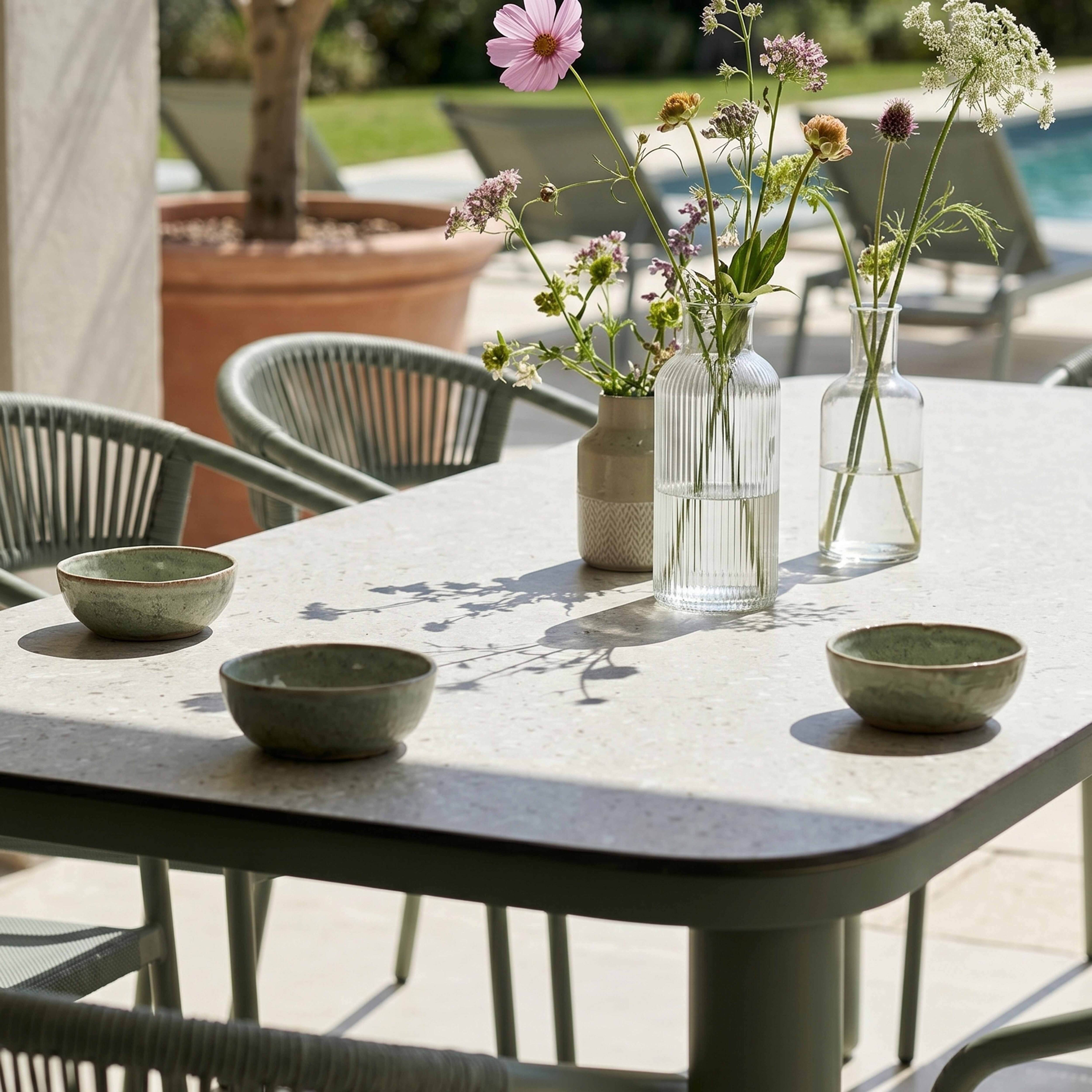 Table de jardin aluminium 213x90 cm et 8 chaises textilène vert - 4