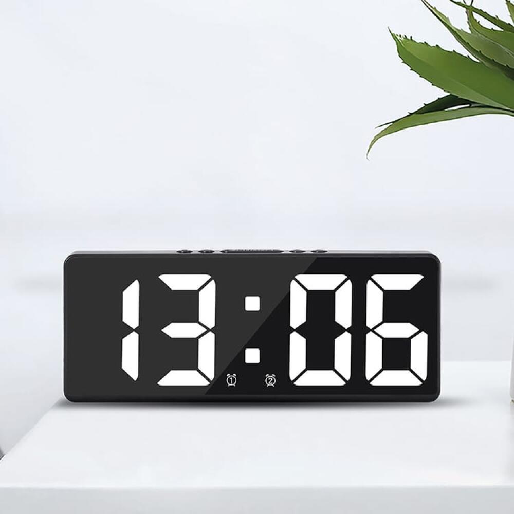 Grande horloge murale numérique intelligente APP Contrôle heure/date/activation du son et fonction de compte à rebours Luminosité et volume en continu - 2