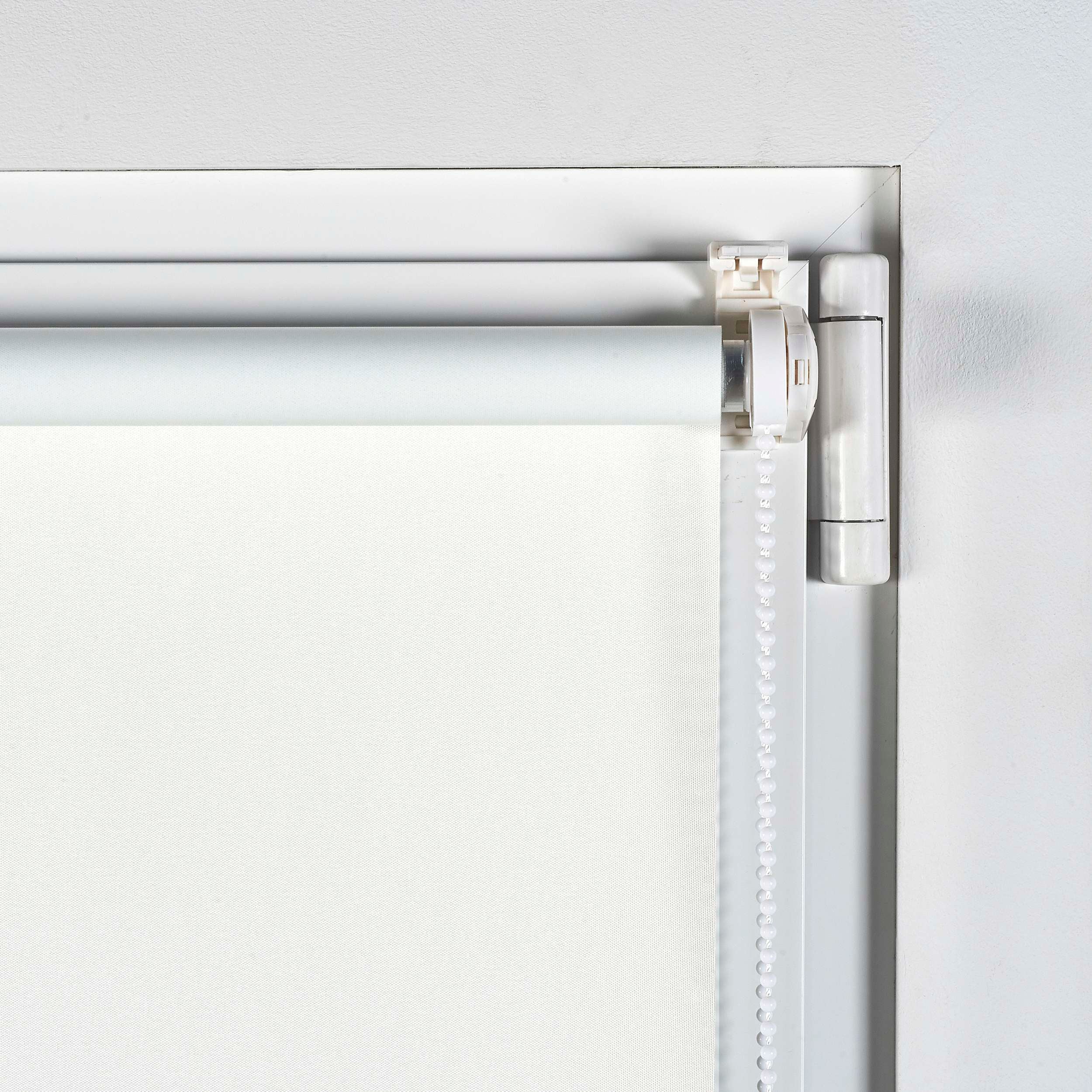 Estore de rolo blackout EasyFix, instalação de persiana sem furação branca 75x180 cm - 3