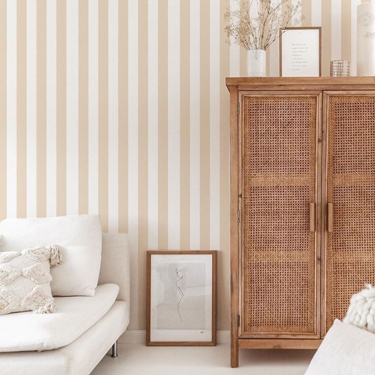 Papel vinilico autoadhesivo rayas arena y blanco lavable y removible - 1 rollo 50x300 cm - decochic