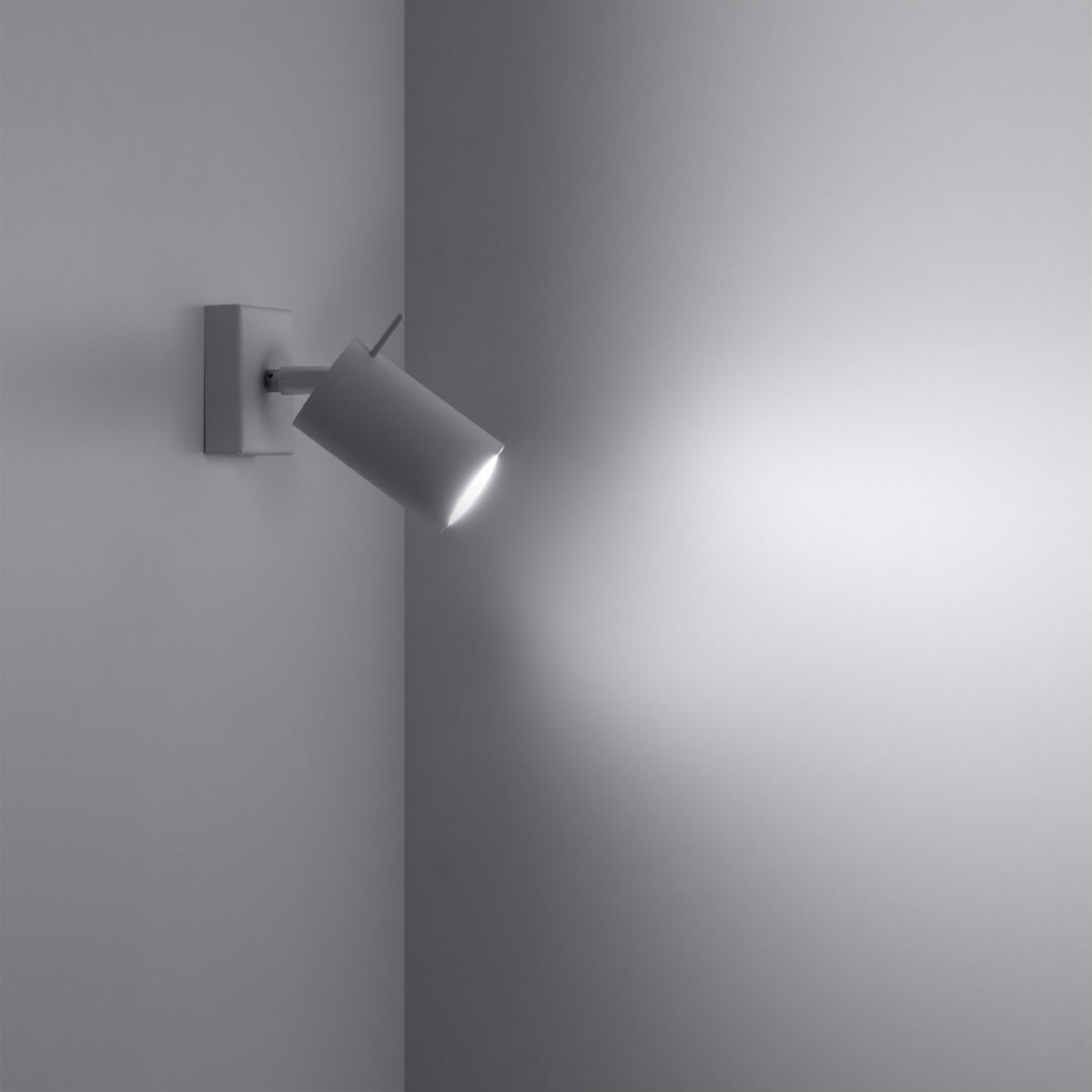 Kinkiet BRIIX biały z włącznikiem LED 3000K - 8x8x16cm Sollux