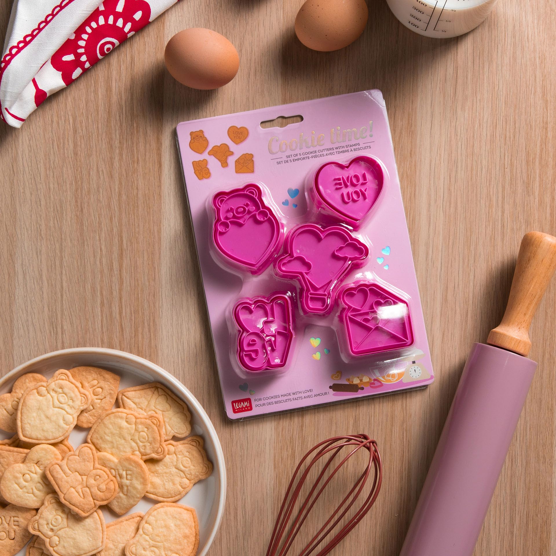 Legami - Formine per Biscotti Super Cute, Cookie Cutters, Set di 5 Forme Diverse con Timbro, Orsetto, Cuoricini e LOVE, Adatte anche ai Bambini - 3