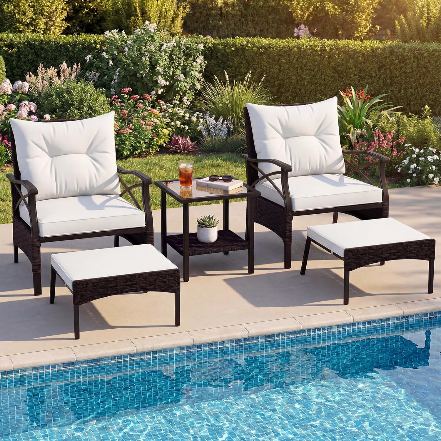 GIANTEX Conjunto Móveis Pátio 5 Peças em Rattan, 2 Cadeiras 2 Pufs e 1 Mesa Baixa Tampa Vidro Temperado Almofadas, para Pátio Quintal, Bege - 2