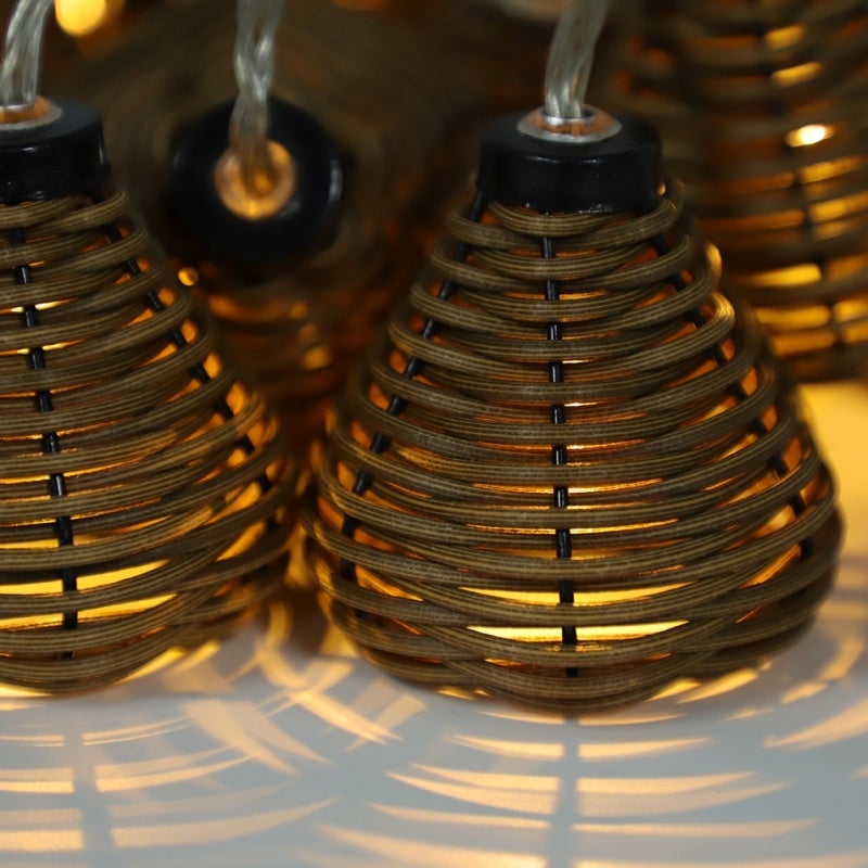 Guirlande lumineuse de 10 lampes en rotin avec boules LED, idéale pour la décoration de mariage et d'intérieur. - 8