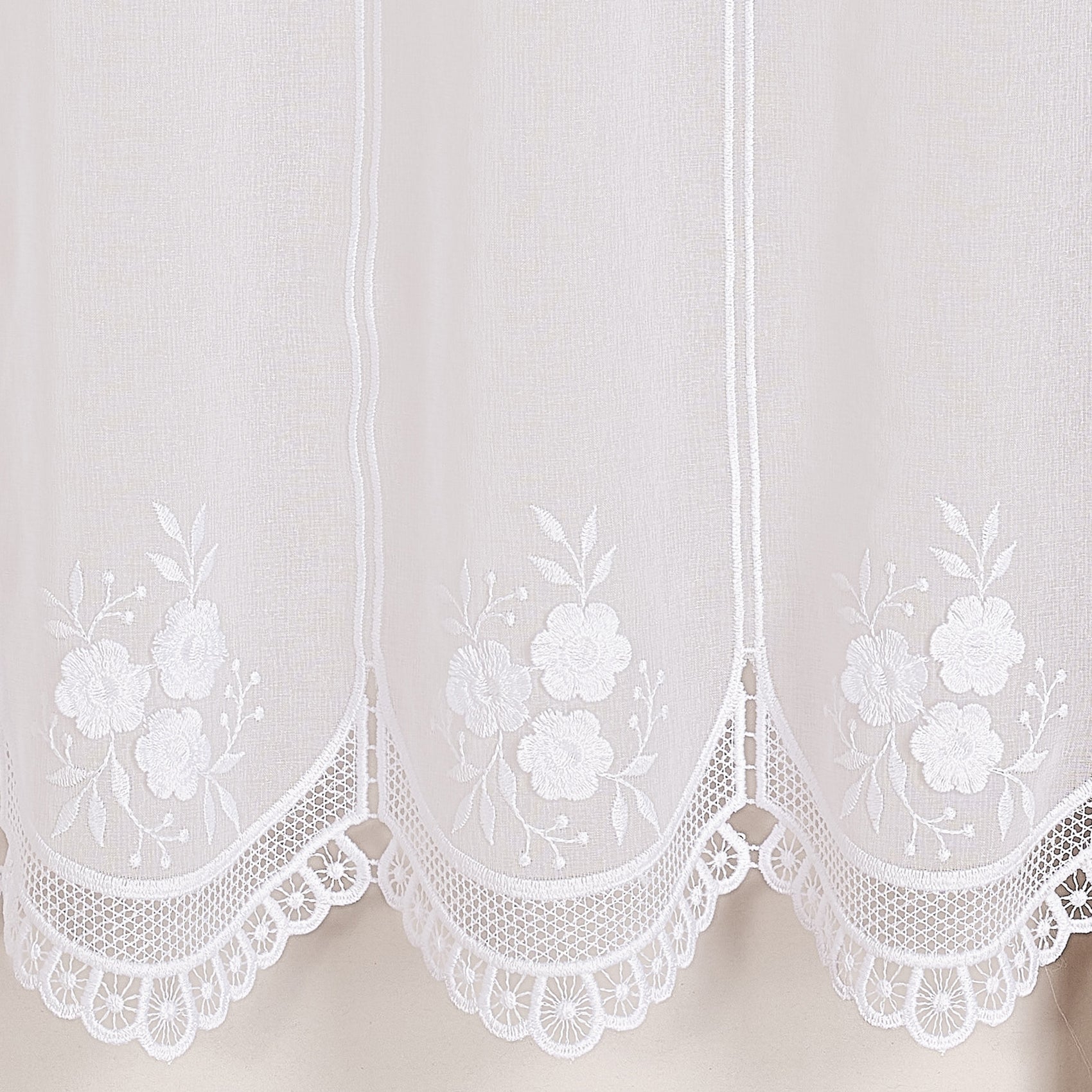 Brise-bise brodé à motif fleurs avec finition macramé - Blanc - 60x45 cm - Polyester - 2