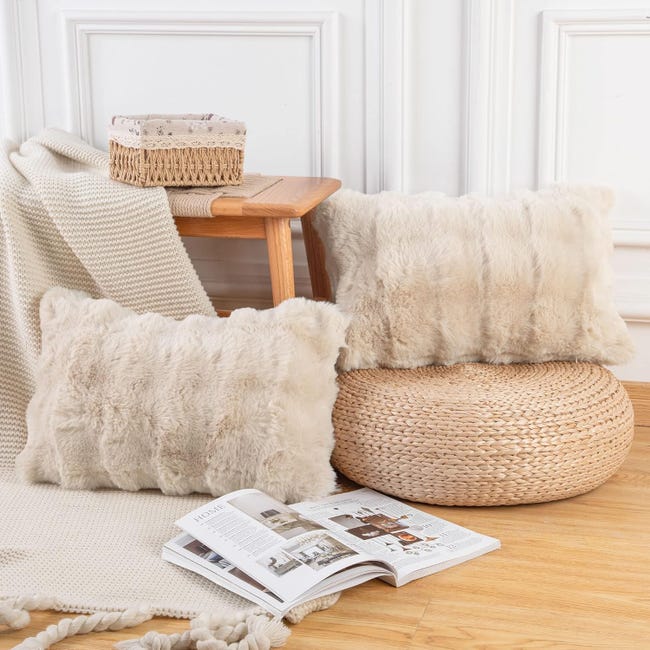 Set Di 2 Federe In Morbido Pile Beige 50x50cm Set Di 2 Federe In Morbido Pile Beige 50x50cm