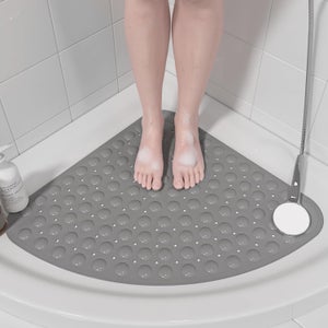 Piatto doccia angolare antiscivolo in resina FORMA | Piatto doccia