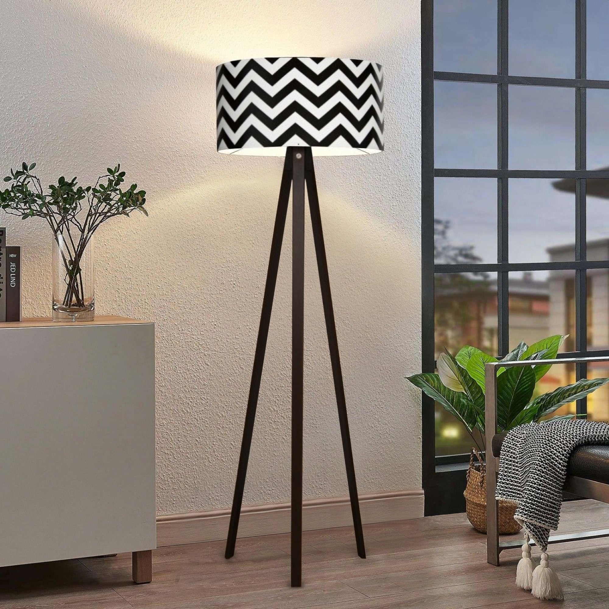 Lampada da Terra a Treppiede Newport Alta 140 cm Paralume Cilindrico - Bianco / Nero lux.pro | Leroy Merlin