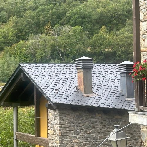 Palette de 35,43 m2 (405 pièces) de dalles rondes en ardoise noire de 35x25 cm + 1 boîte de crochets - 4