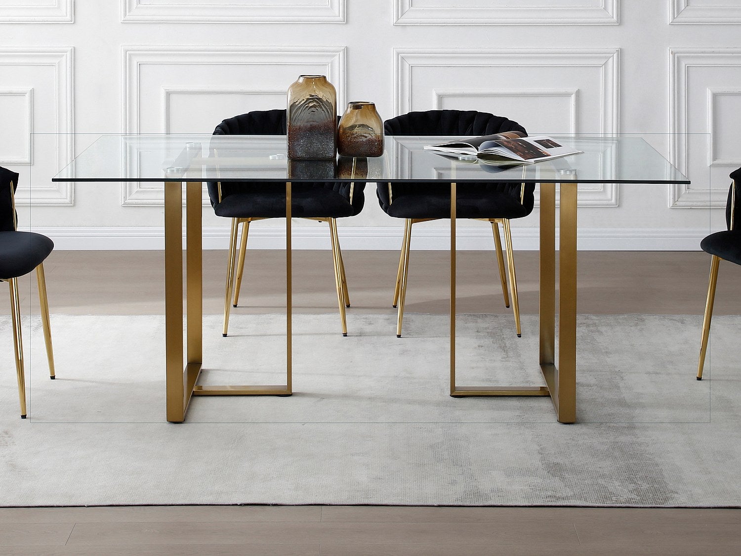 Stół do jadalni dla 6 osób ze szkła hartowanego i stali nierdzewnej – przezroczysty i złoty – NILESA II marki Pascal Morabito