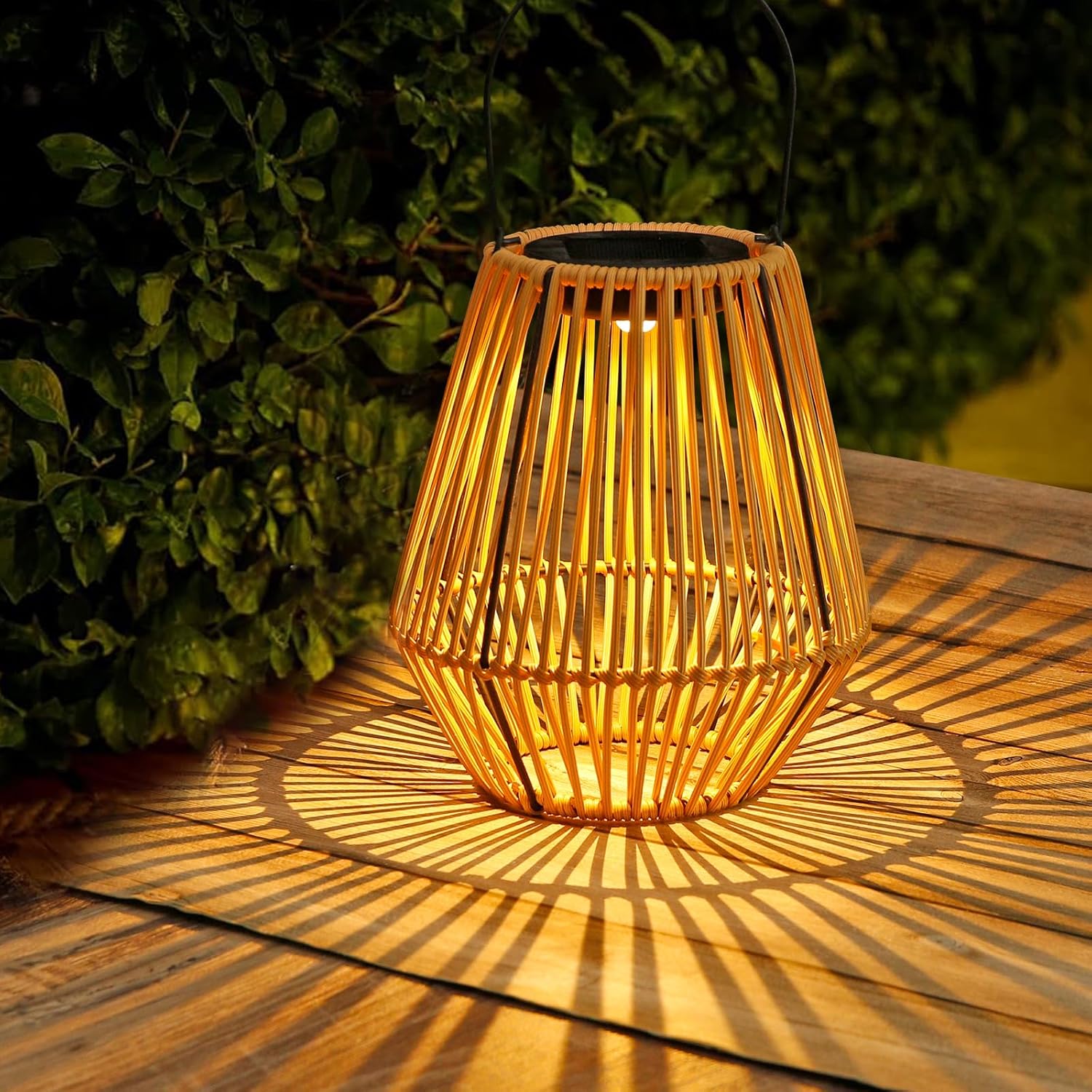 Zewnętrzna lampa solarna, latarnie solarne z rattanu, styl bohemy, wiszące/stojące, lampy solarne na balkon, taras, do ogrodu