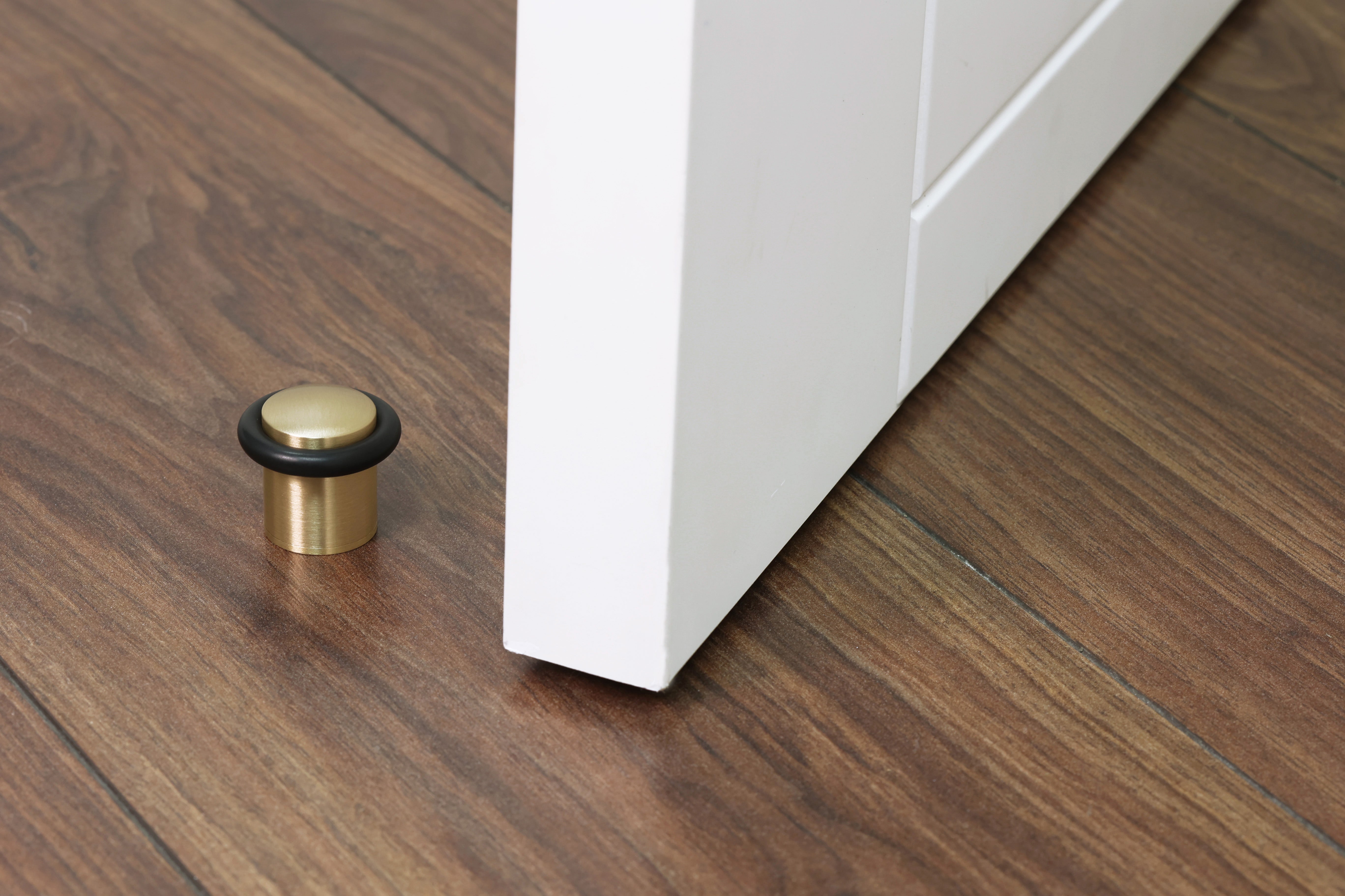 Butée de porte 24 x 30 mm pour sol, laiton avec caoutchouc de protection noir, installation avec vis, EVI Herrajes - 4