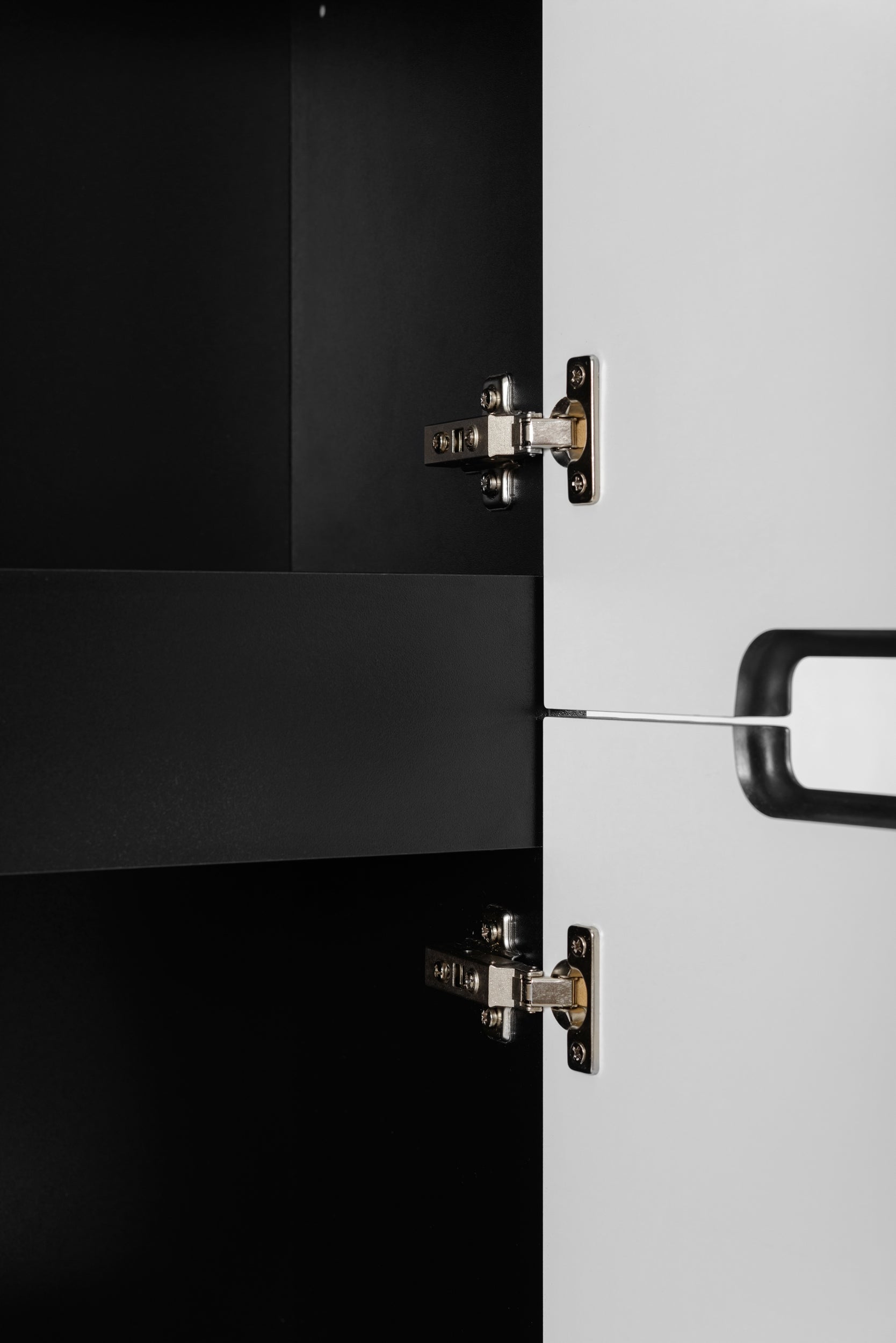 Colonne de salle de bain suspendue noire 136 cm façades rainurées MDF deux portes Rodan - 9