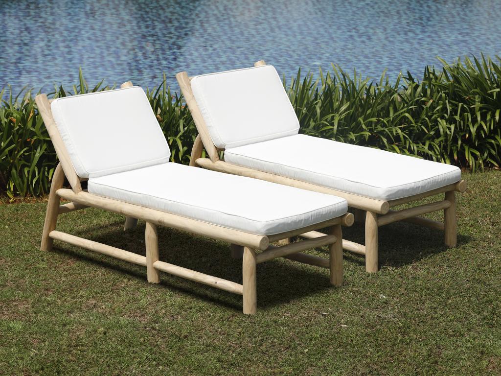 Lot de 2 bains de soleil en teck avec matelas - Naturel clair et blanc