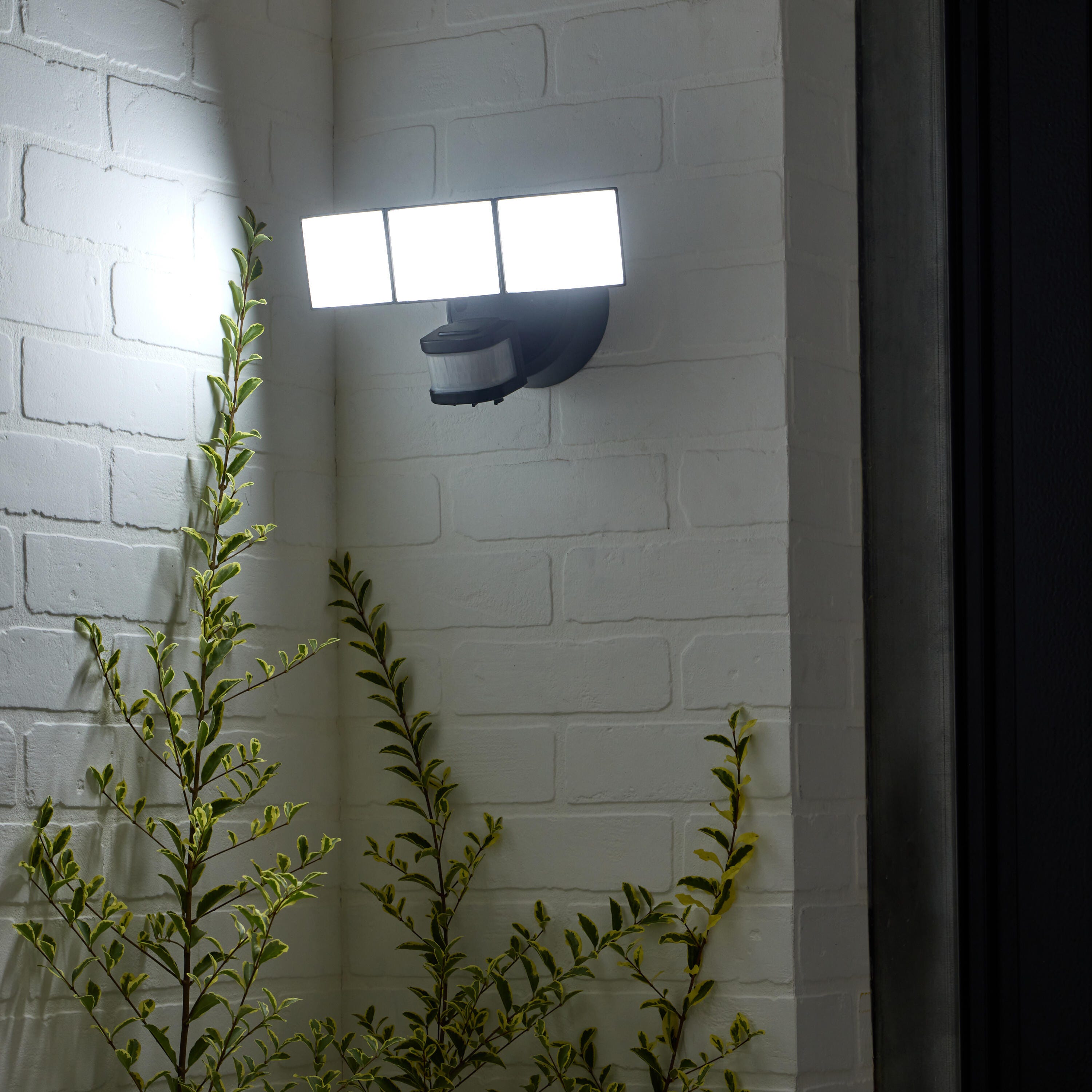 Proiettore LED da esterno con rilevatore, 4200 lumen nero Bastia INSPIRE - 5