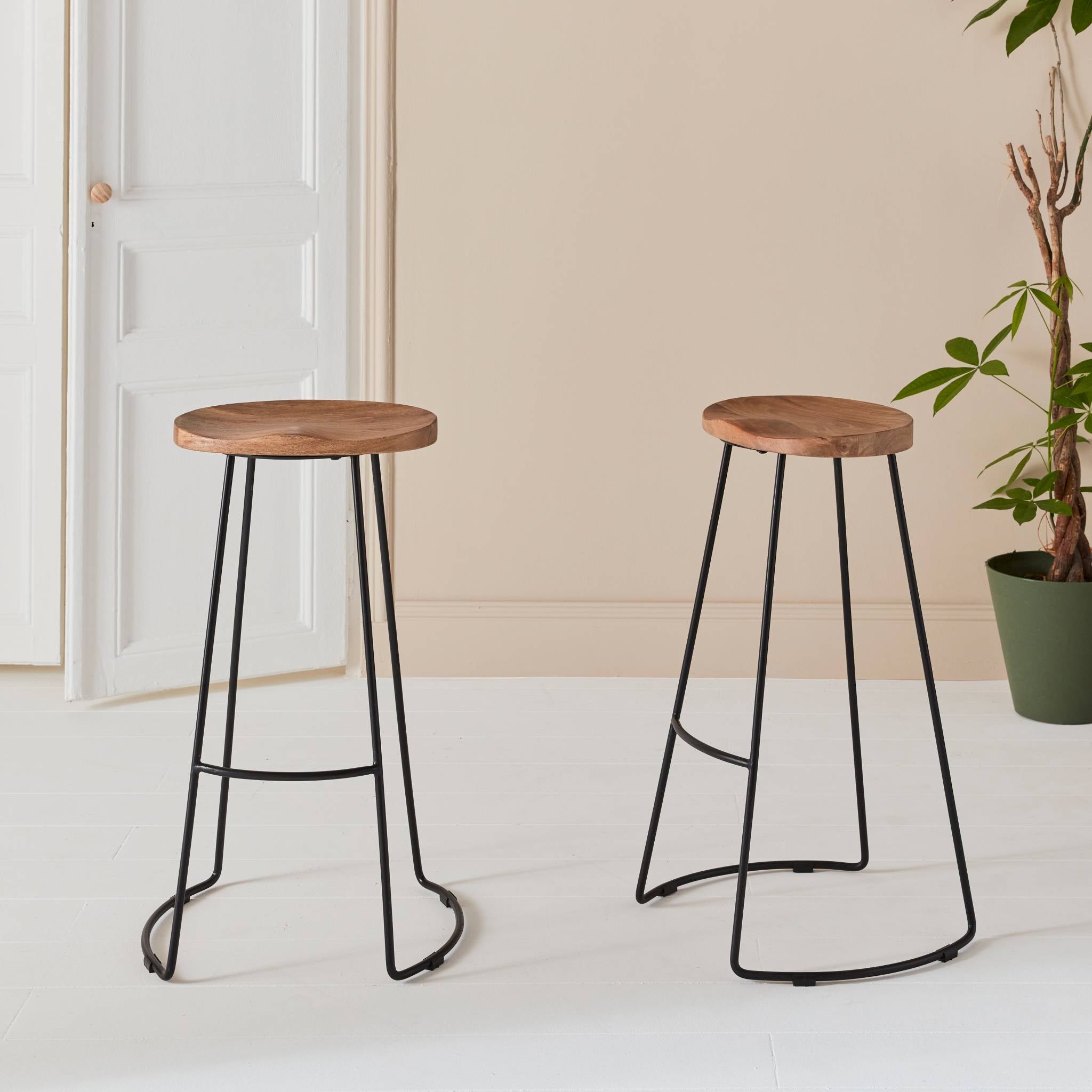 Lot de 2 tabourets de bar en bois avec dossier bas et repose-pieds rustiques pour cuisine, pub et café, tabourets de comptoir en bois massif pour petit déjeuner, bar