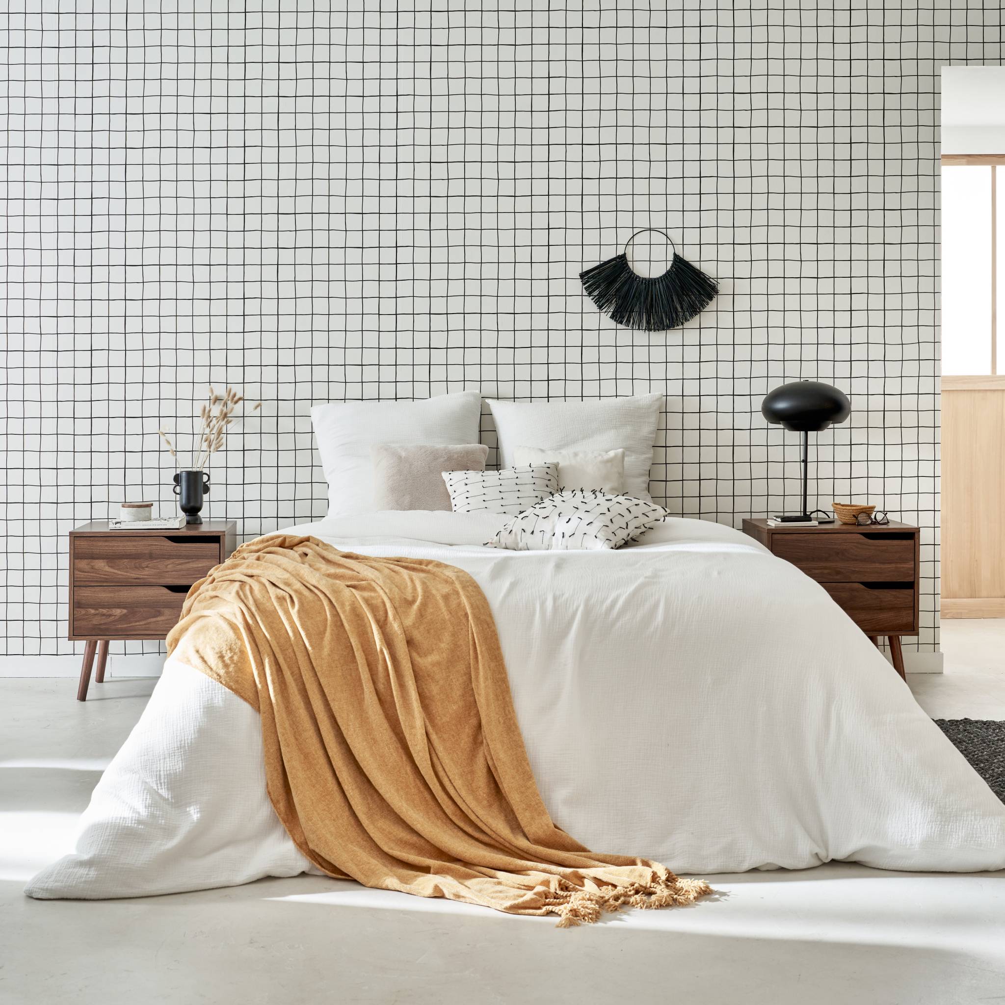 Lot de 2 tables de chevet décor bois teinté noyer. 2 tiroirs. pieds en pin massif NEPAL - 2