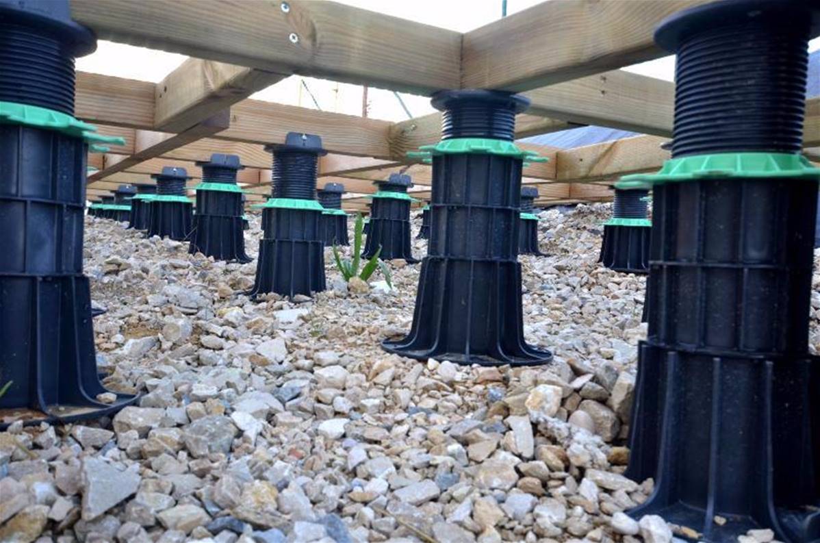 Piastrella in legno per terrazza parcellare regolabile 40/60 mm - gamma ESSENTIAL - Jouplast - 60 pezzi - 3