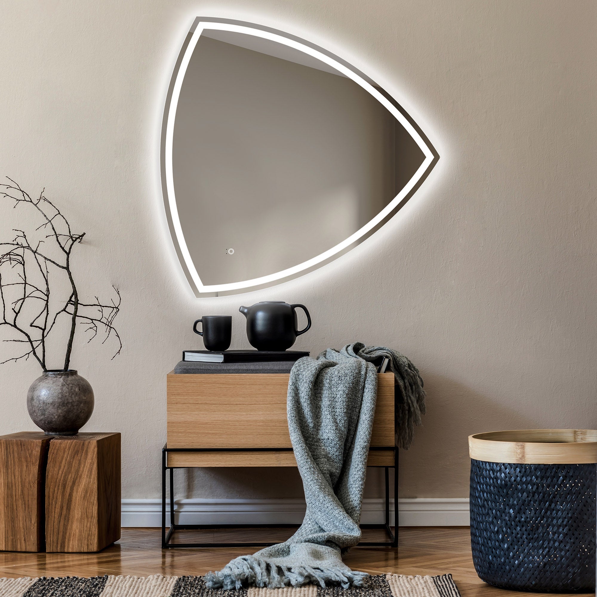 Asymetryczne lustro z oświetleniem LED Łazienka (94x94cm) Jasne lustro z oświetleniem | Chłodna biel 7000K
