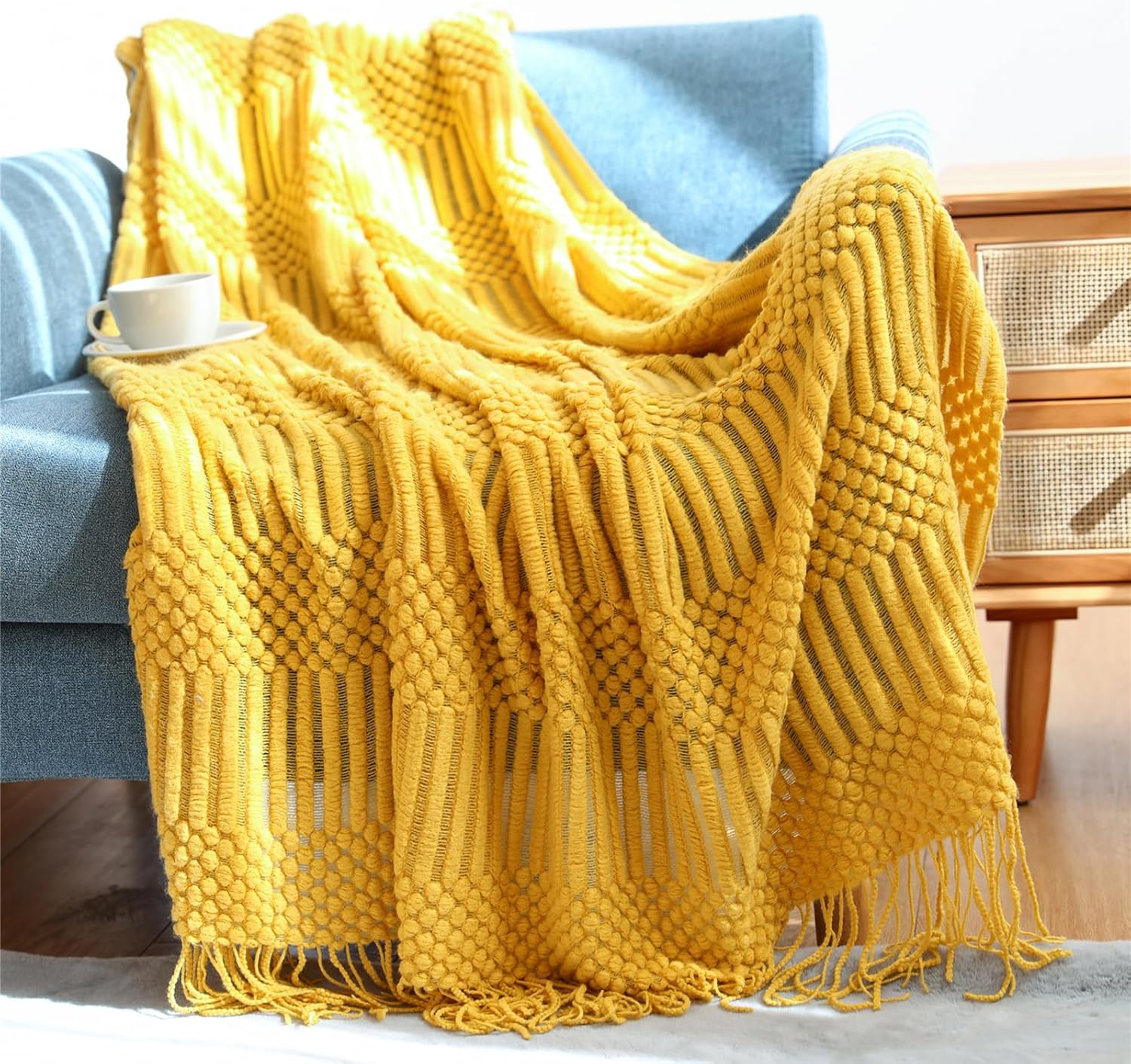 Tapis jacquard géométrique à pompons, pouvant servir de couvre-lit décoratif ou de jeté de canapé multifonctionnel, 127 x 172 cm, jaune. - 2