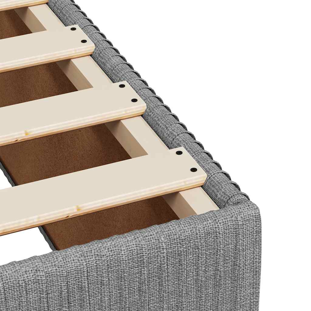 Cadre de lit sans matelas gris clair 200 x 200 cm en tissu - 7