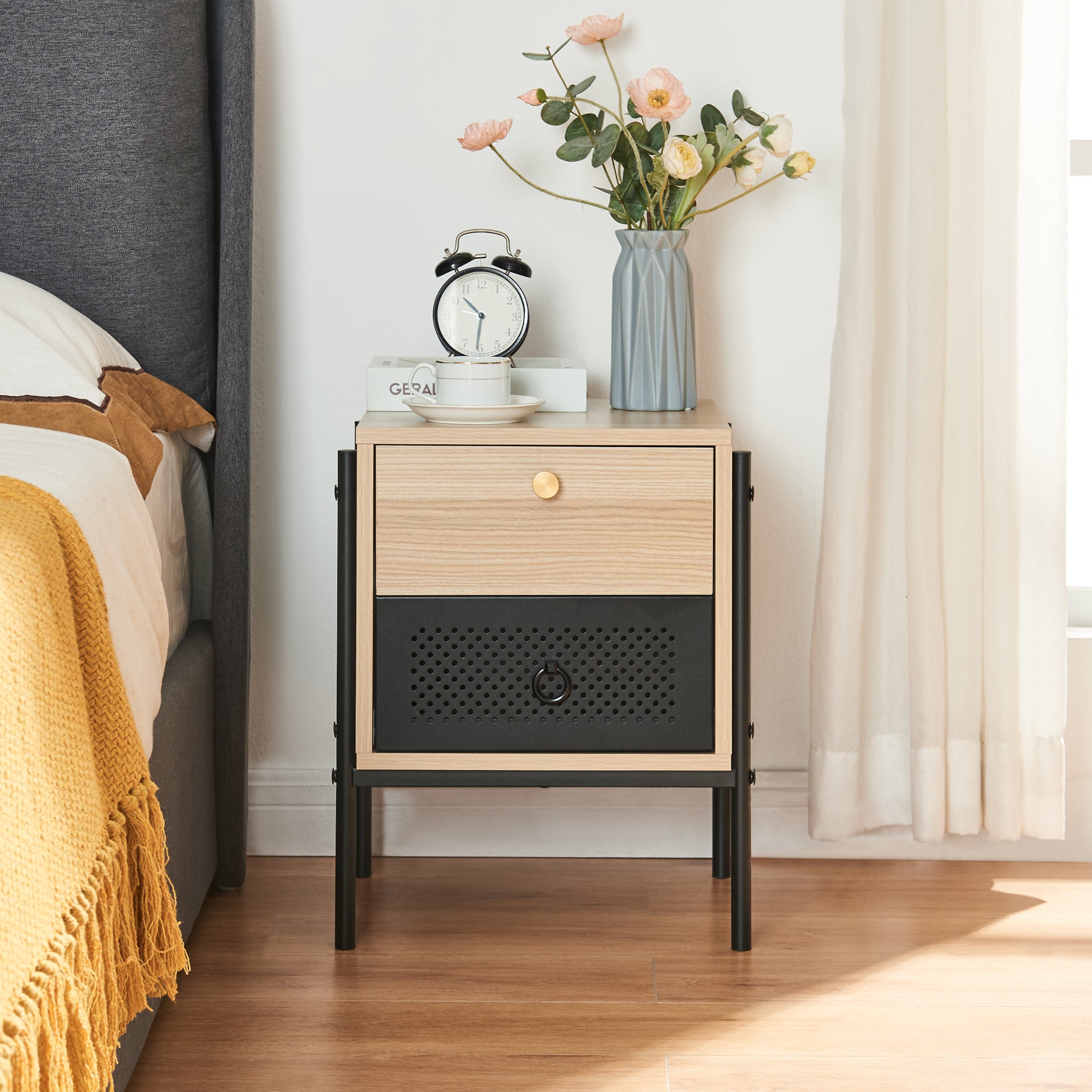Mesilla de noche Tysnes con cajón 39x35x47 cm - Negro/Efecto Roble [en.casa] - 2