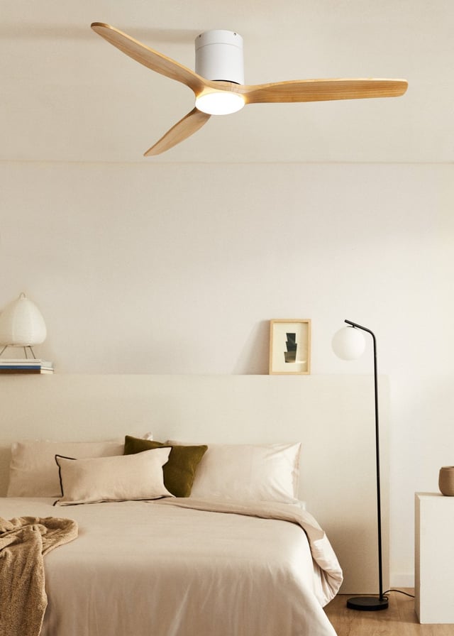 CREATE - WIND CALM SLIM LIGHT M - Ventilateur de plafond silencieux 40W Ø132 cm 100 % bois avec eclaraige sans wifi