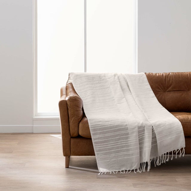 Plaid Doux Nelia Camel 125x150 Cm – Flanelle Relief Uni, Chaleur Cocooning Certifiée Oeko-Tex