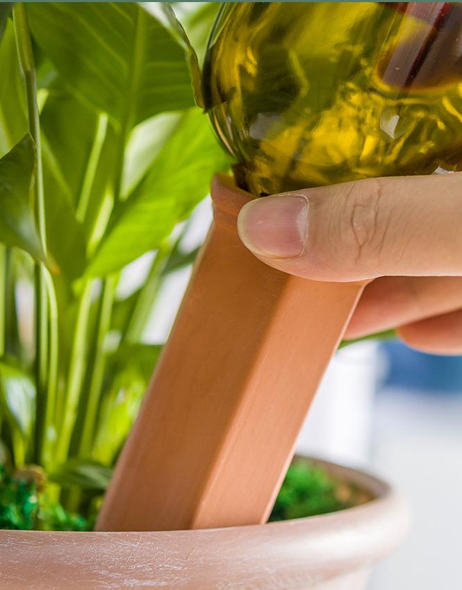 Lot de 4 dispositifs d'arrosage en céramique pour plantes, goutteur automatique, dispositif d'arrosage en pot, adapté à une utilisation en vacances - 5