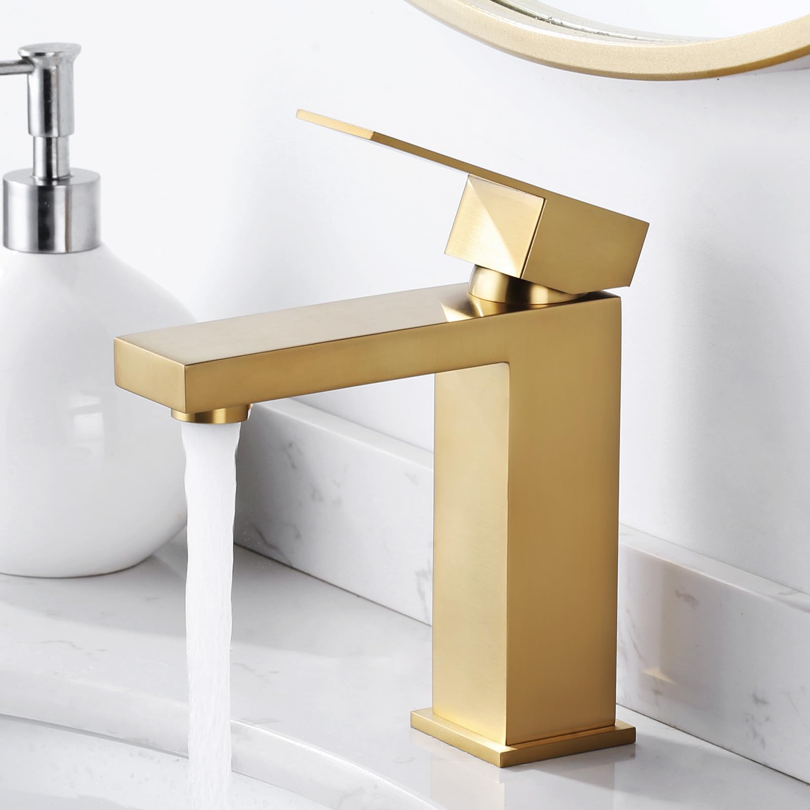 Unikalna kwadratowa bateria umywalkowa Elegancka bateria jednouchwytowa umywalki nablatowej wykończenie szczotkowanej stali nierdzewnej kolorze niklu