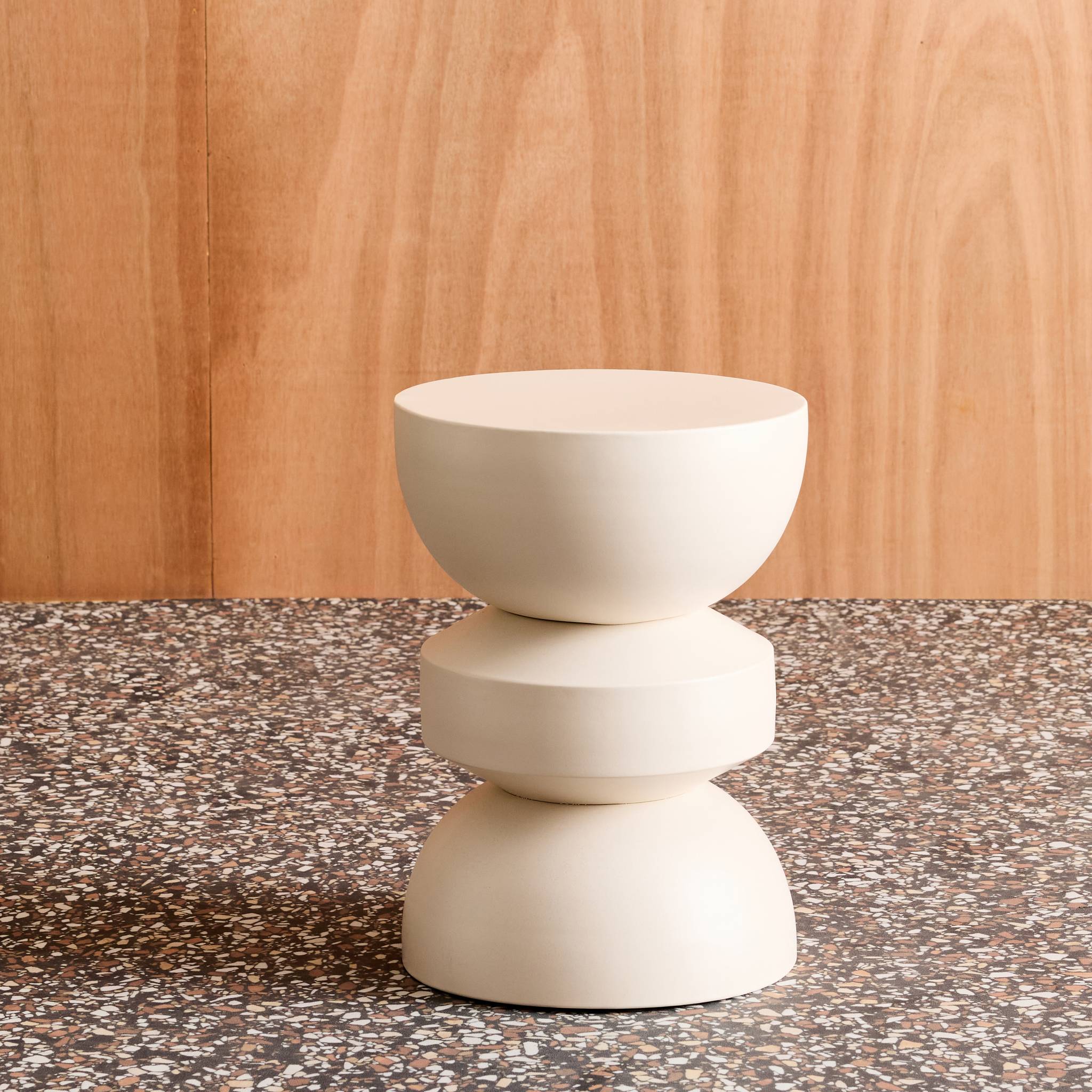 Mesa auxiliar de metal Crema - 32x32x43.5 cm - 2