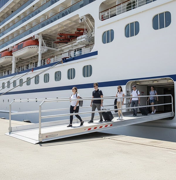 Rampe d'accès pour piétons - Longueur de 6m06 pour un fossé de 5.40m - Capacité de charge max 400kg/m² - Vendue à l'unité - MPP60/10U - 4