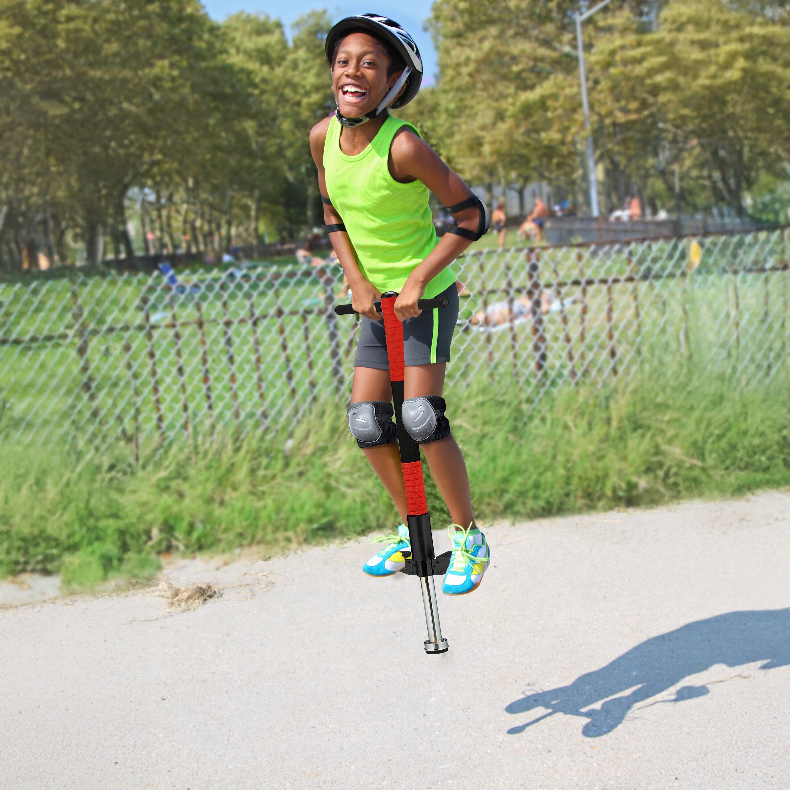 Bâton sauteur robuste, pogo-stick pour enfant pesant jusqu'à 35 kg, pour se dépenser en extérieur, rouge, Relaxdays - 3