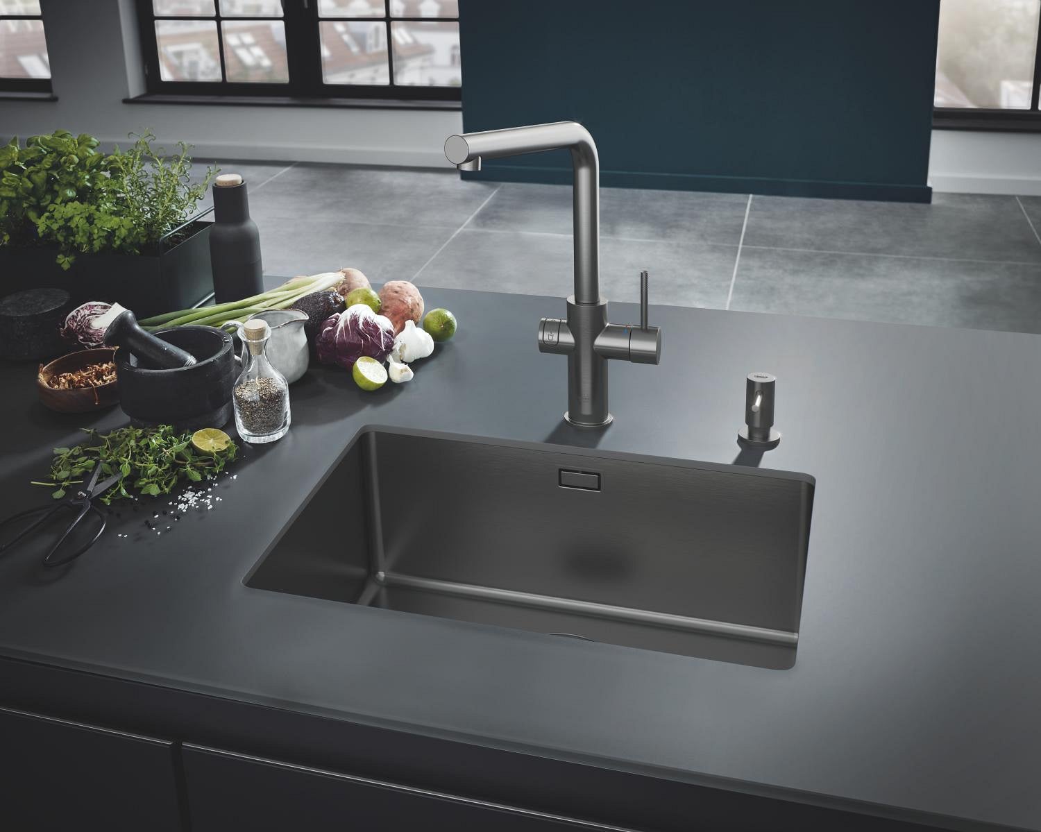Baterie bucatarie Grohe 101068AL01, Blue Home, inalta, tip L, pentru racitor Blue Home, mat, grafit