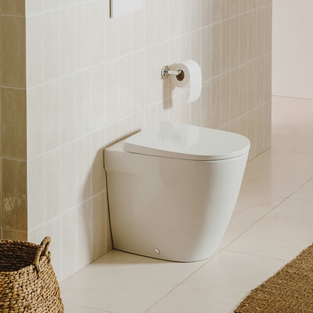 WC au sol sans rebord en céramique blanche 36x53 cm – Ona | Roca