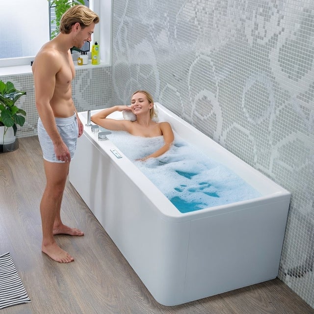 Baignoire droite KINÉDO SAMBA 170x70 tête bain à gauche sur châssis métallique