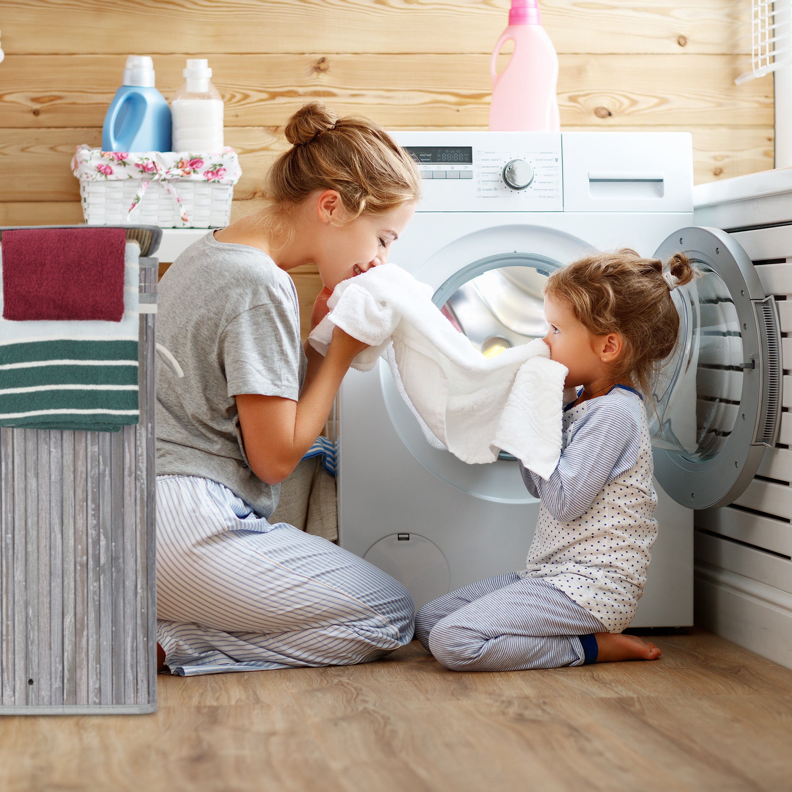 Corbeille à linge pliable, Bambou, avec anse, 70 litres, couvercle, HxlxP 63 x 36 x 36 cm, gris, Relaxdays - 2