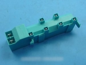561749_3