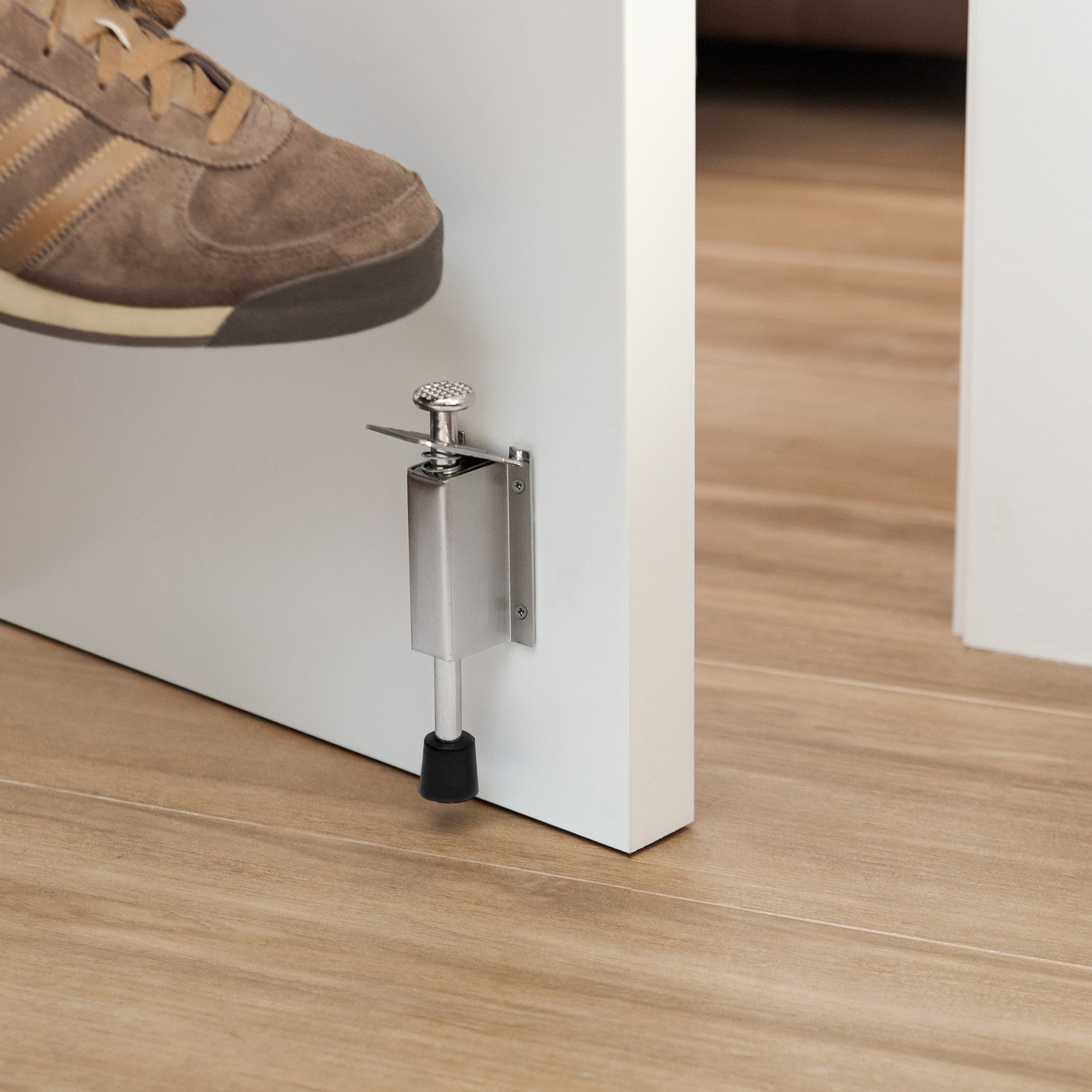 Bloc porte | Style fonctionnel | Protège les murs et les portes contre les impacts | Fabriqué en plastique | Fini chromé mat | Mesures 47*44*16mm | - 6