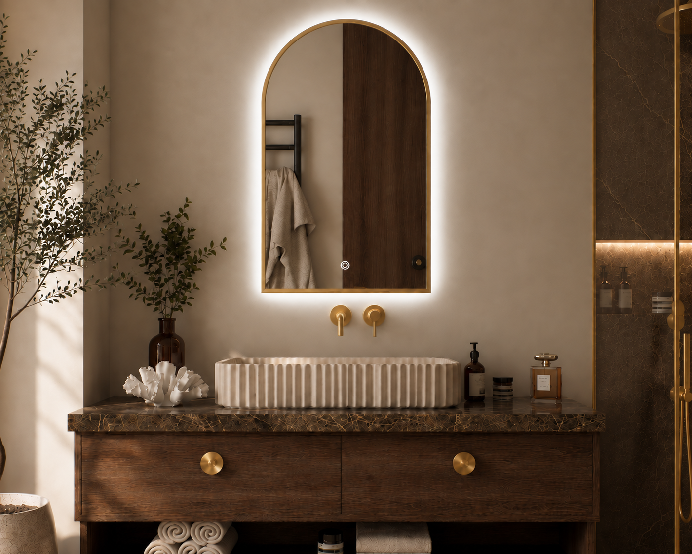 PORTAL LINE LED lustro w złotej ramie 80 x 50cm
