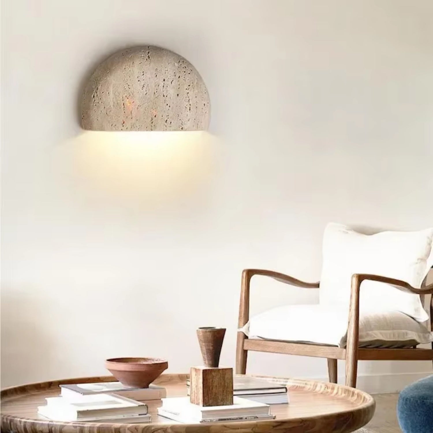 Zaewry aplique de pared de travertino amarillo (luz blanca fría) — lámpara de pared decorativa semicircular para dormitorios y salas de estar
