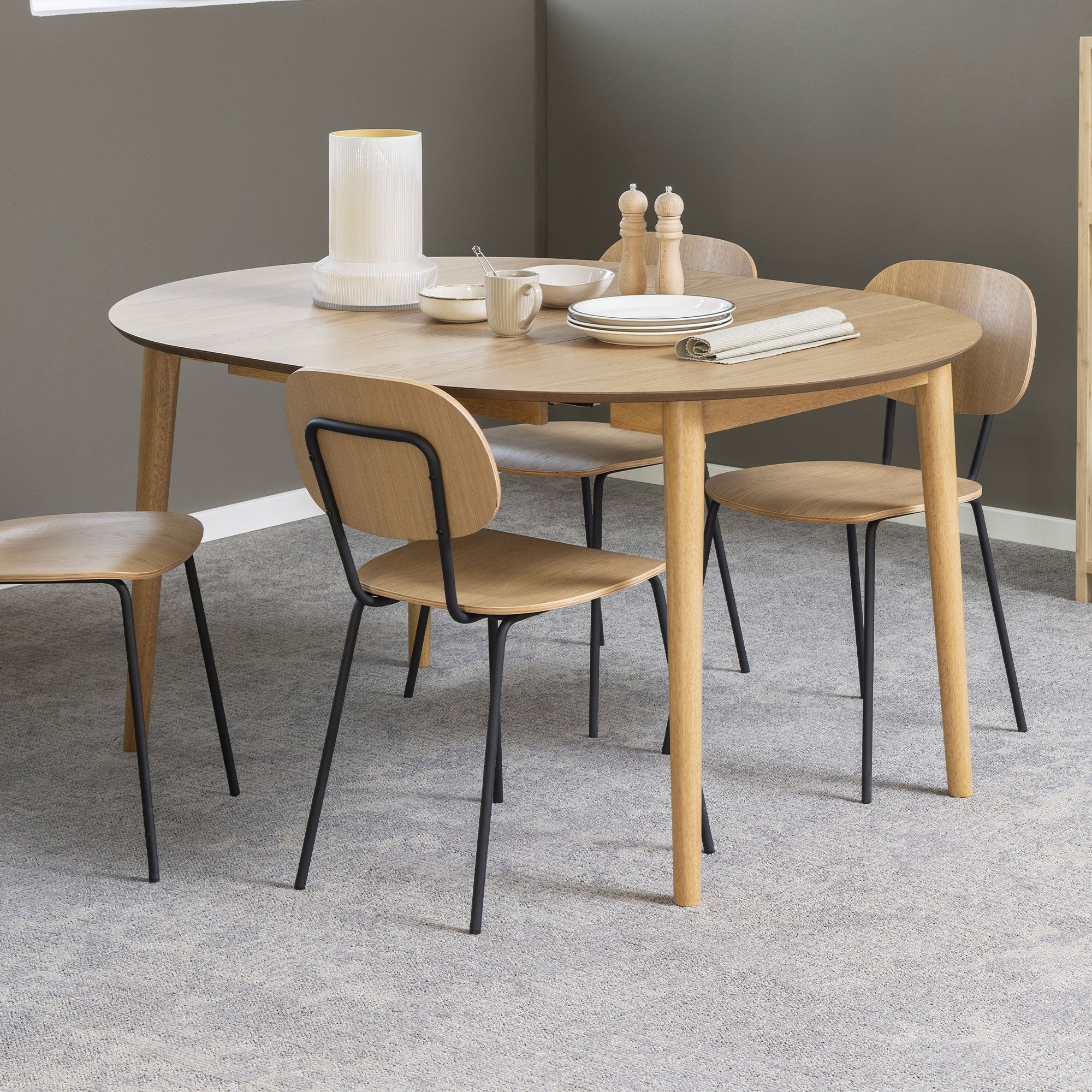 Montreux stół do jadalni Ø115/154cm zawiera dodatkowe blaty naturalny.