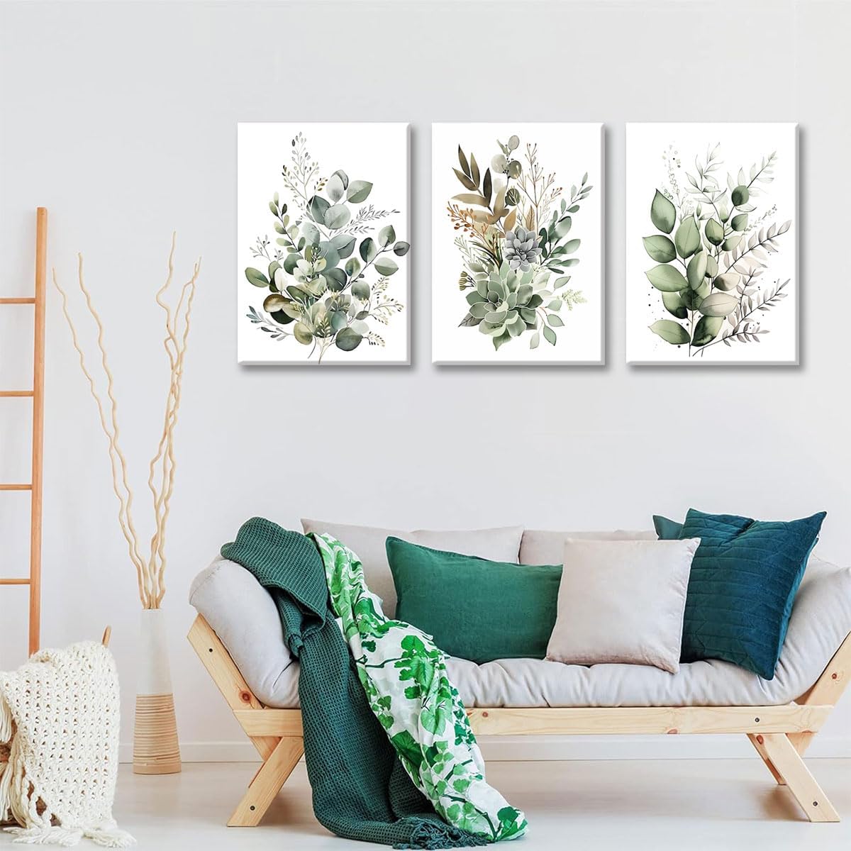 Un ensemble de trois tableaux encadrés, aquarelles florales sur toile, dans un style bohème minimaliste moderne (tableaux seulement). - 2