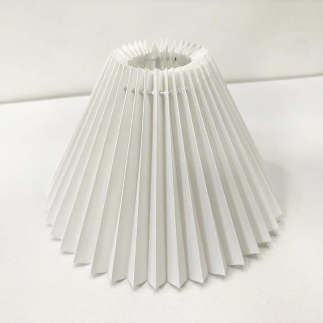 ABAT-JOUR À CÔNE PLISSE POUR LAMPE, FABRIQUÉ PAR BANQUES ABAT-JOUR À CÔNE PLISSE POUR LAMPE, FABRIQUÉ PAR BANQUES