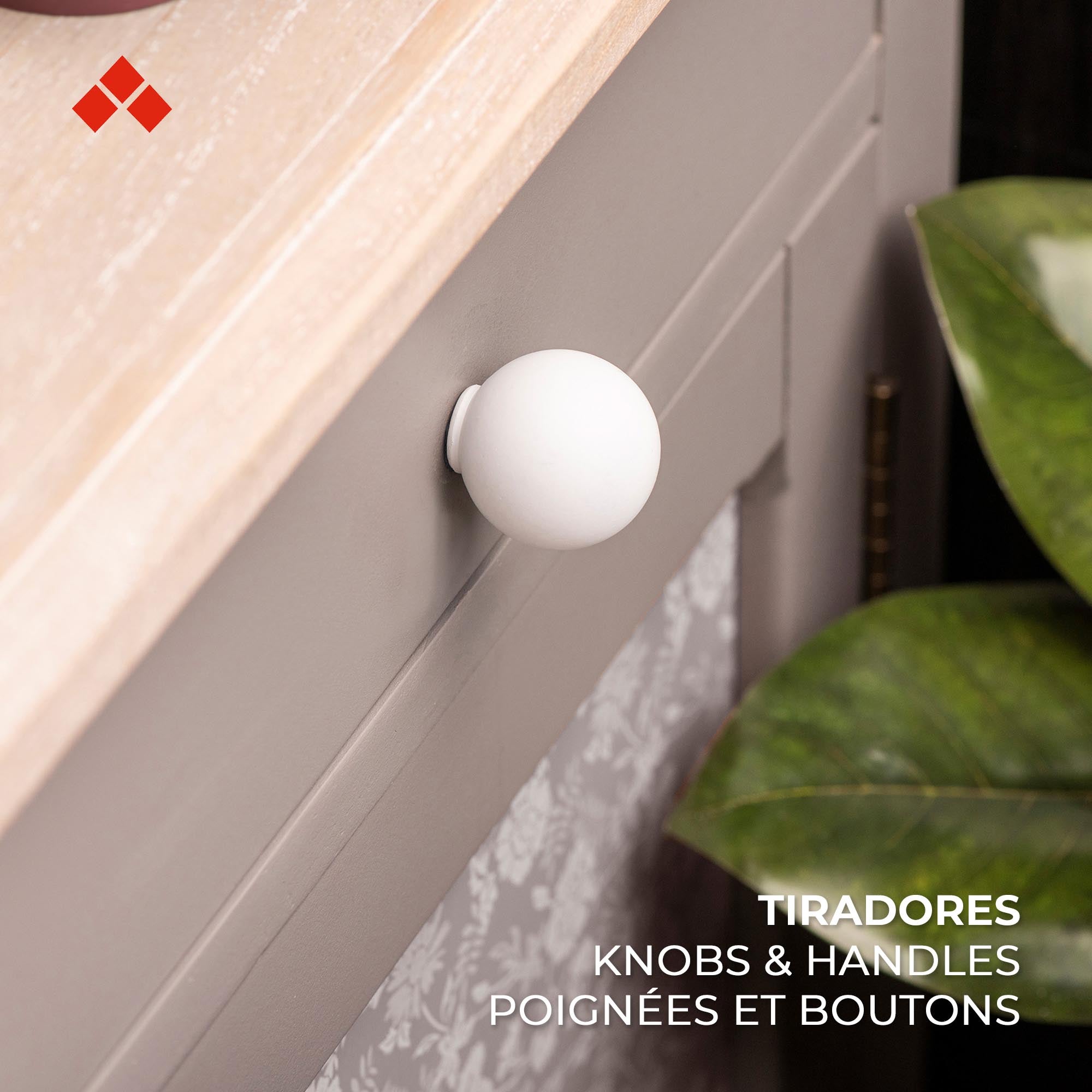 Bouton de meuble | Style décoratif | Fabriqué en ABS | Finition rouge | Mesures 25*25*26mm | Système de fixation vissé | Comprend des vis M4 - 3