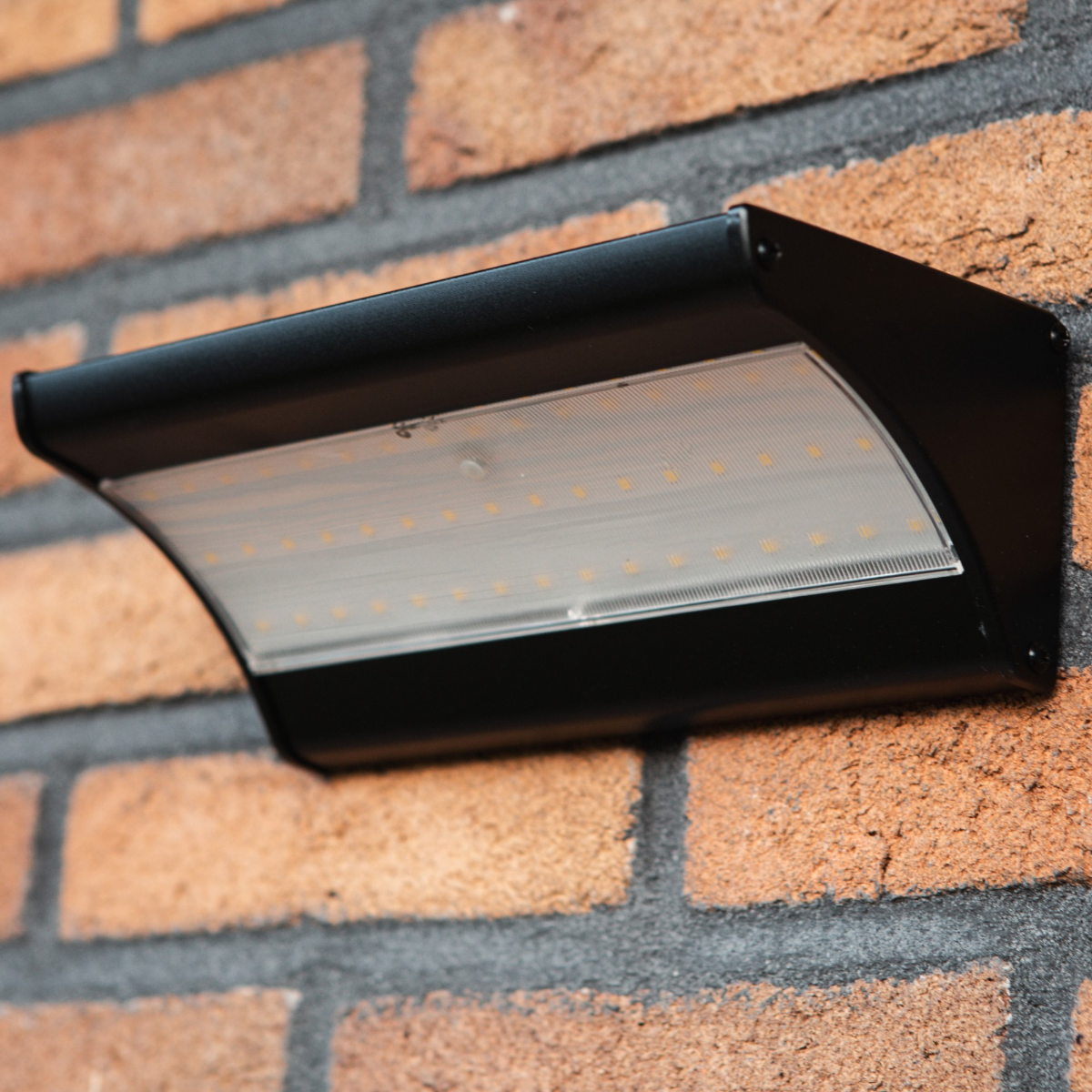 Iplux® Applique murale solaire LED SafeSense Pro - 900 lumens - Haute qualité - Capteur de mouvement - IP65 - 4000K - Aluminium - 2