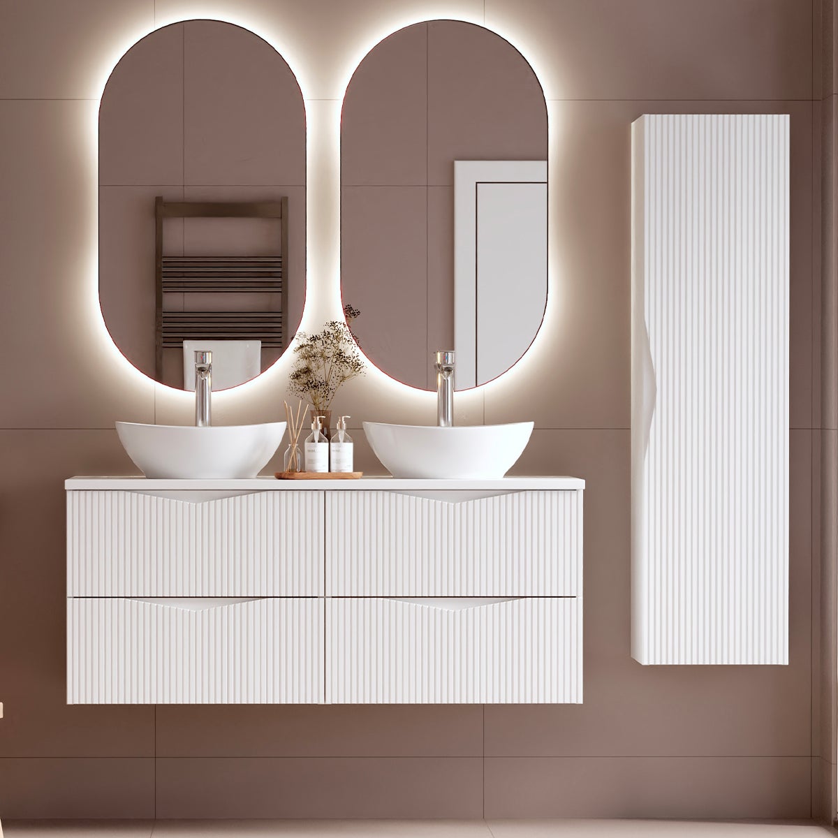 Słupek łazienkowy CLEO 160 cm biały wiszący z półkami ryflowane fronty MDF - 5
