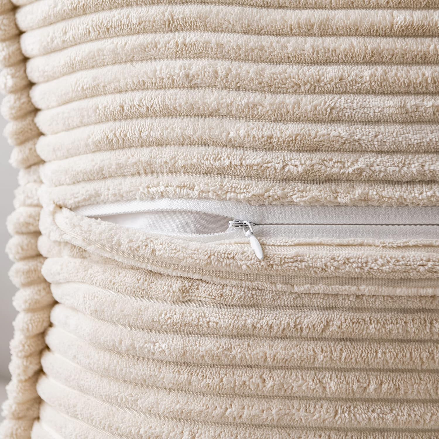 Housse Coussin Canapé 45x45 Taie Oreiller Lot de 2 en Velours Côtelé Beige à Motif Croisé Decoration Chambre Salon - 3
