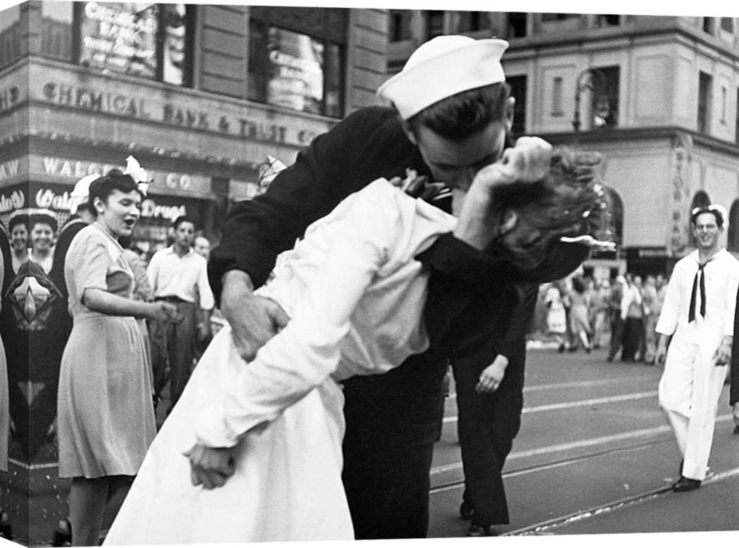 Pintura, impresión sobre lienzo - victor jorgensen, el beso del marinero en times square, 1945 (detalle) – 120x90 cm