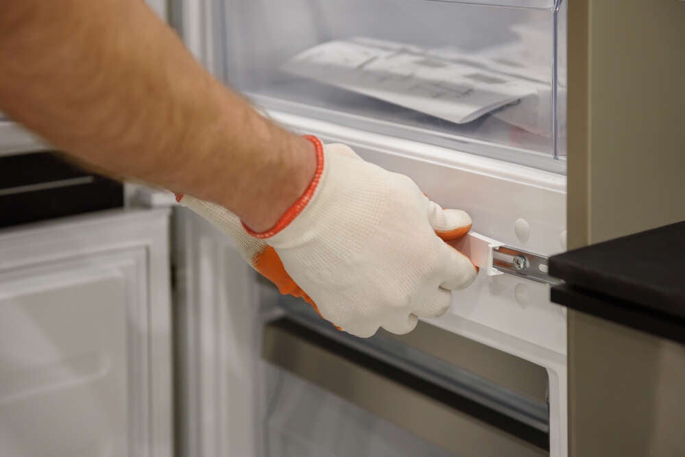 Vis autoperceuse filetées à tôle et PVC - Tête type rivet - Empreinte PH - Zinguée 4,2 x 13 - Boite de 500 - 3